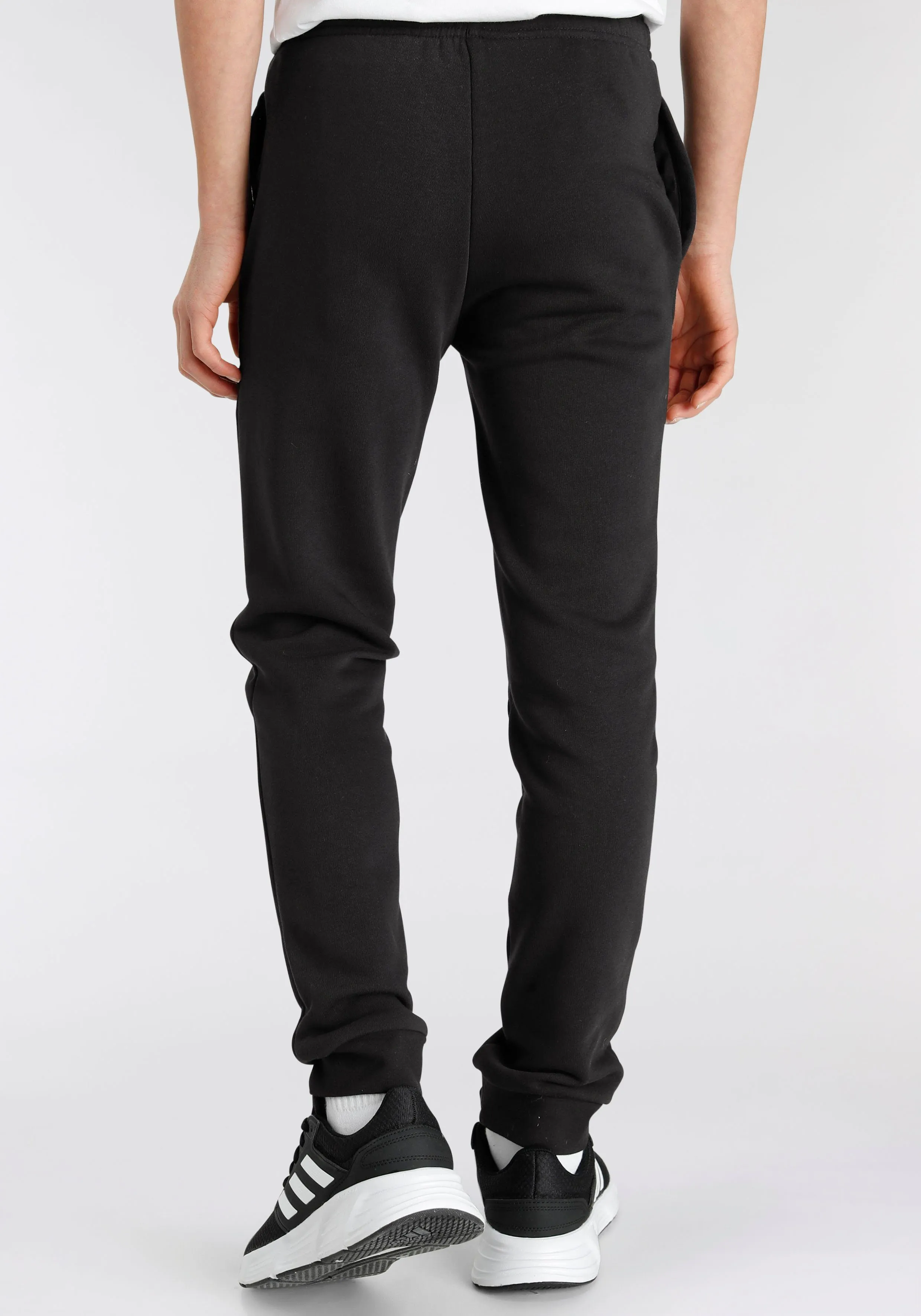 ADIDAS SPORTSWEAR SPORTBROEK ESSENTIALS LINEAR LOGO BROEK (1DELIG)