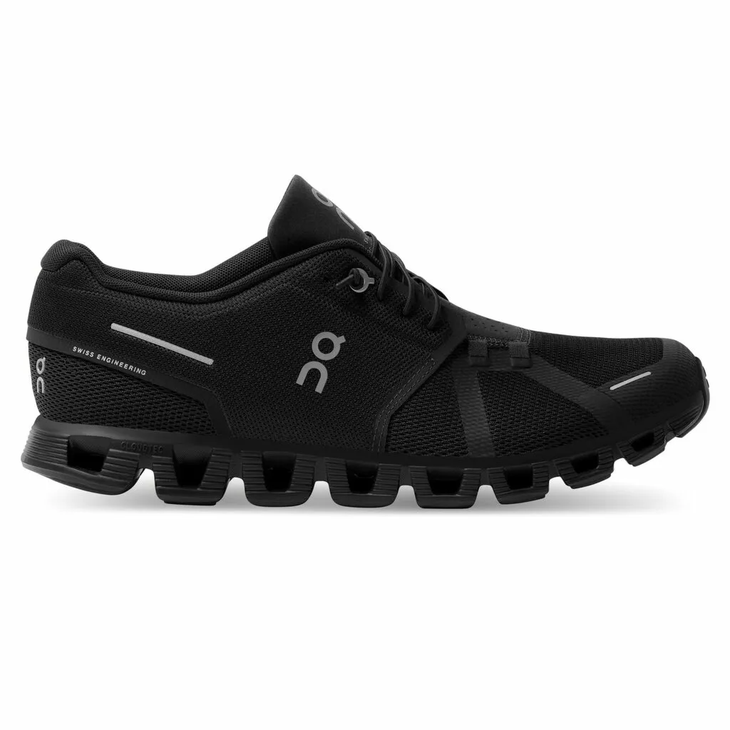 On Running Schoenen Cloud 5 All Black CLOUD 5