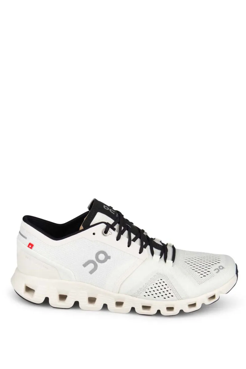 On Running Schoenen Cloud X Wit CLOUD X